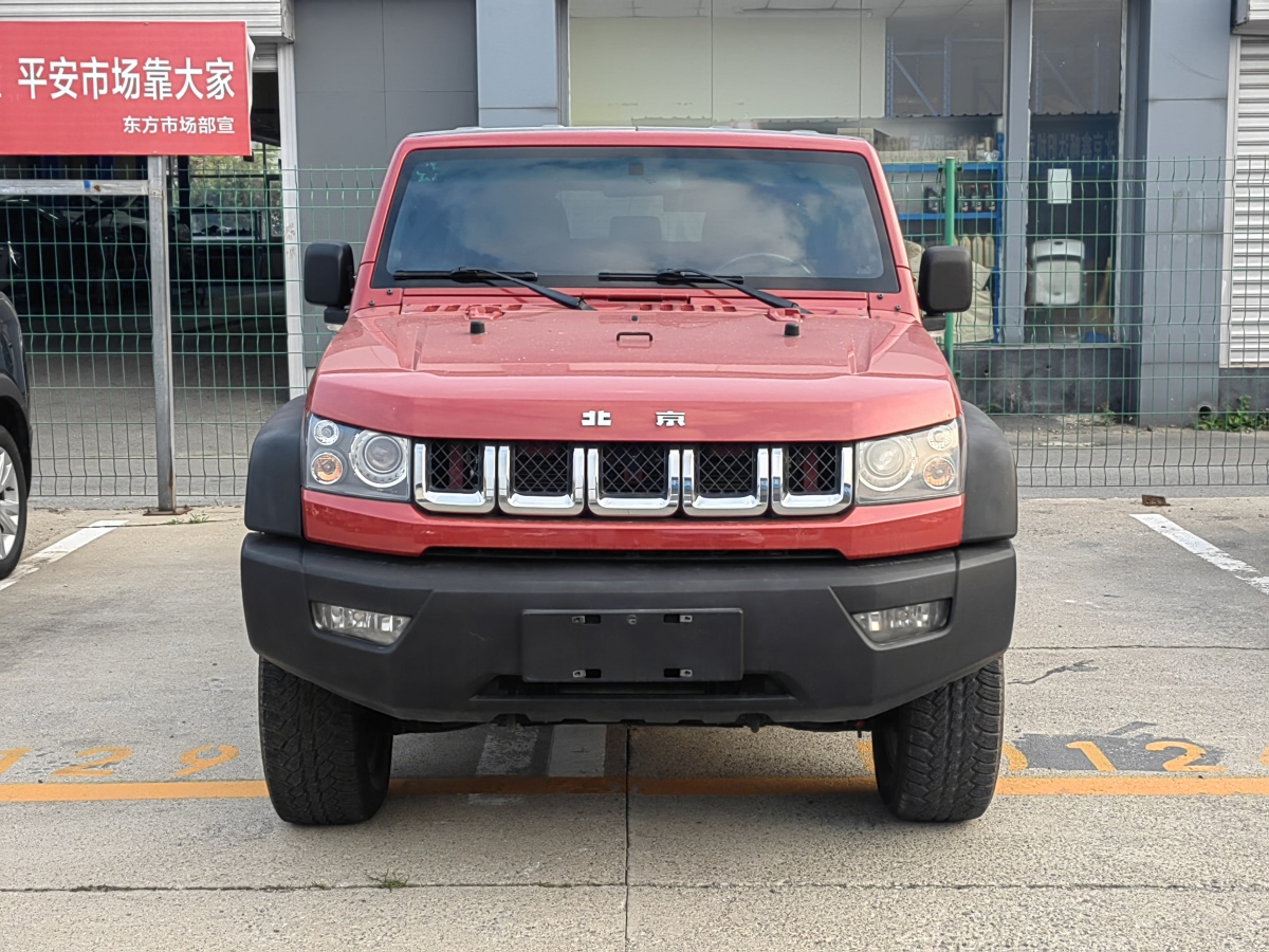 2018年5月北京 BJ40  2017款 40L 2.3T 自動四驅(qū)環(huán)塔冠軍版