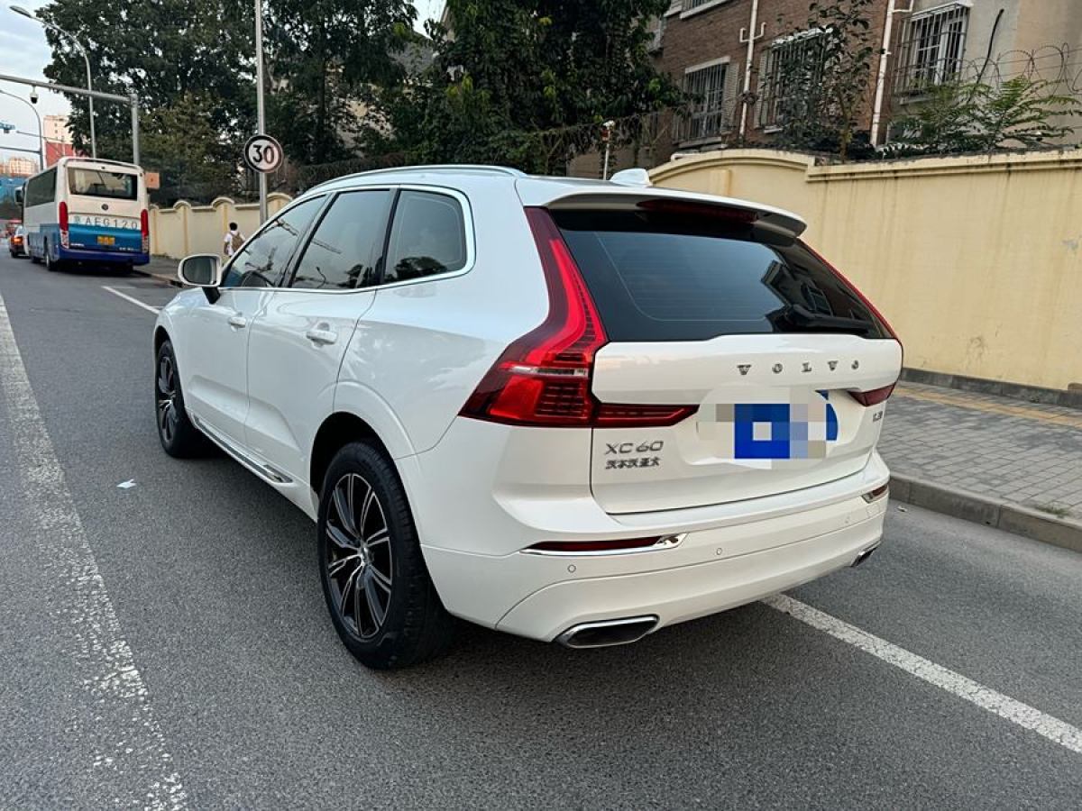 沃爾沃 XC60  2021款 T5 四驅(qū)智遠(yuǎn)豪華版圖片