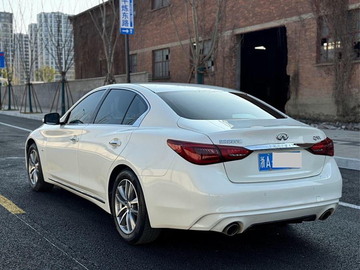 英菲尼迪 Q50L  2022款 2.0T 逸享版圖片