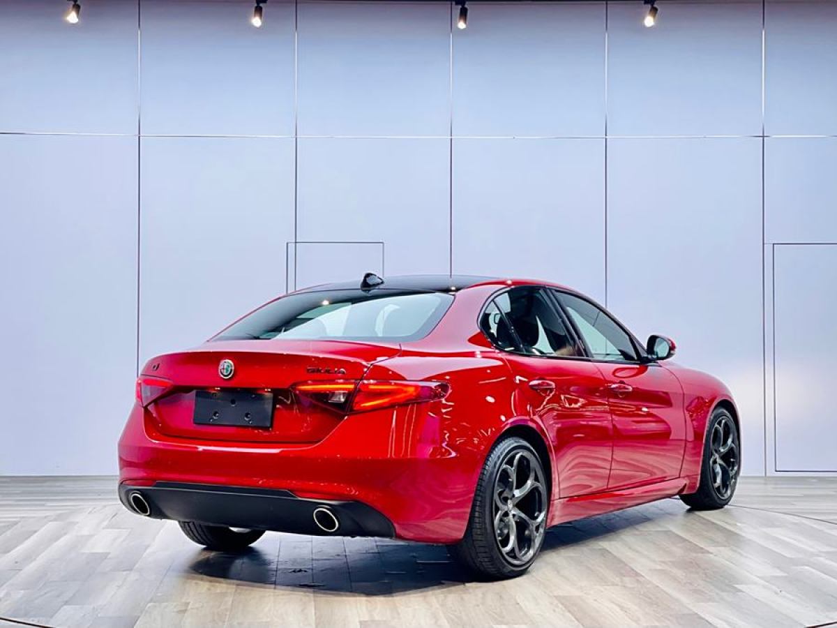 2019年1月阿爾法·羅密歐 Giulia  2017款 2.0T 280HP 豪華版