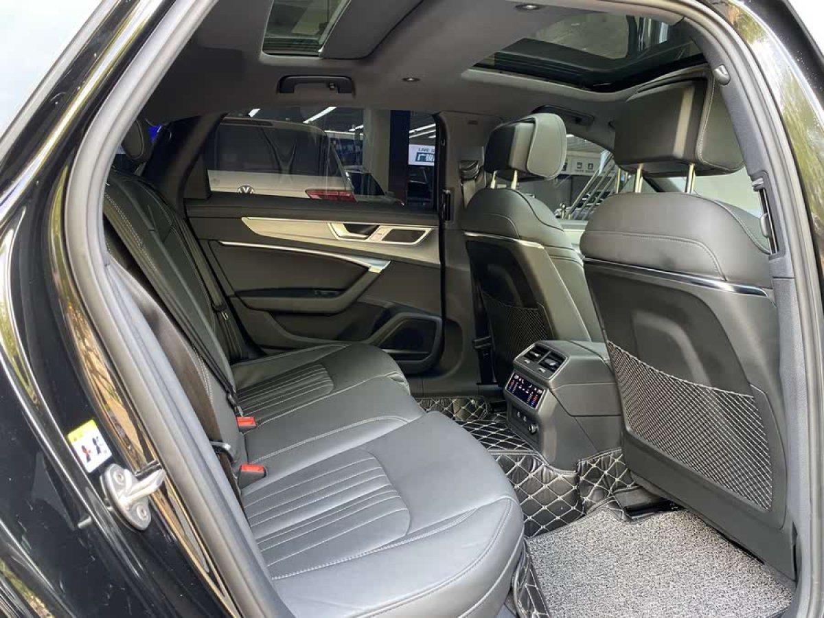 奧迪 奧迪A6L  2023款 改款 45 TFSI quattro 臻選動(dòng)感型圖片