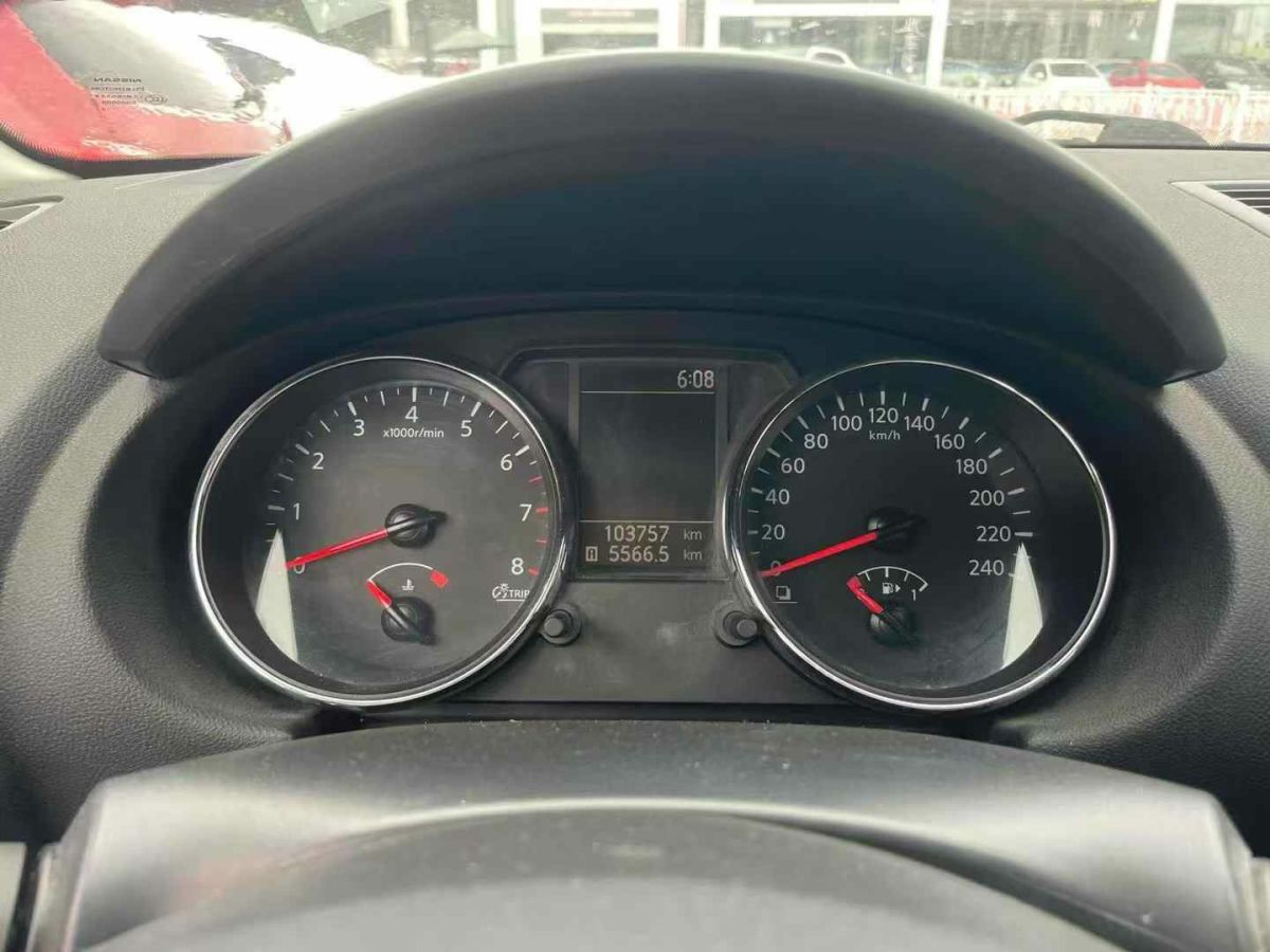 日產(chǎn) 帥客  2014款 1.5 標(biāo)準(zhǔn)型5座圖片