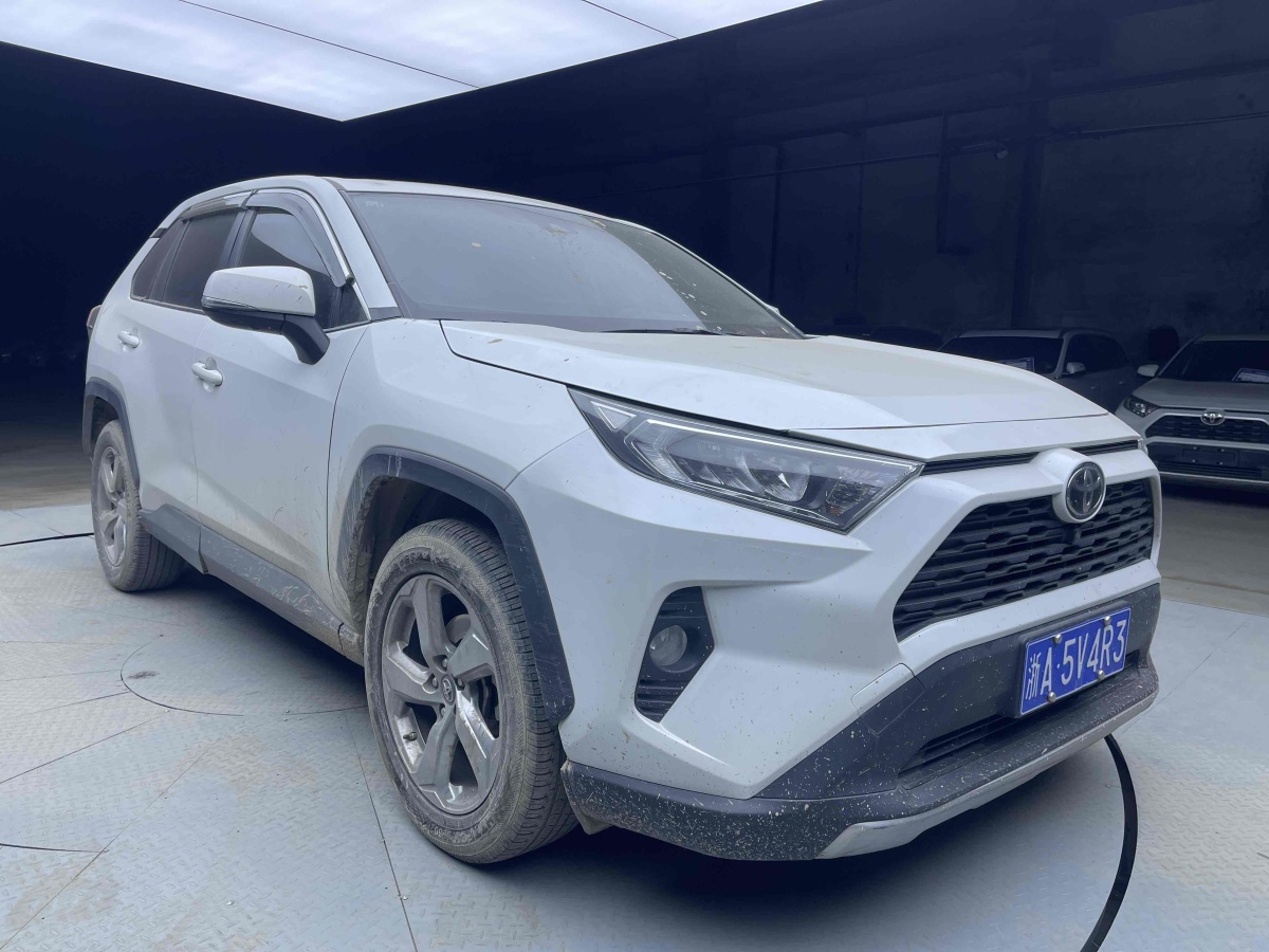 豐田 RAV4  2018款 榮放 2.0L CVT兩驅(qū)風尚版圖片