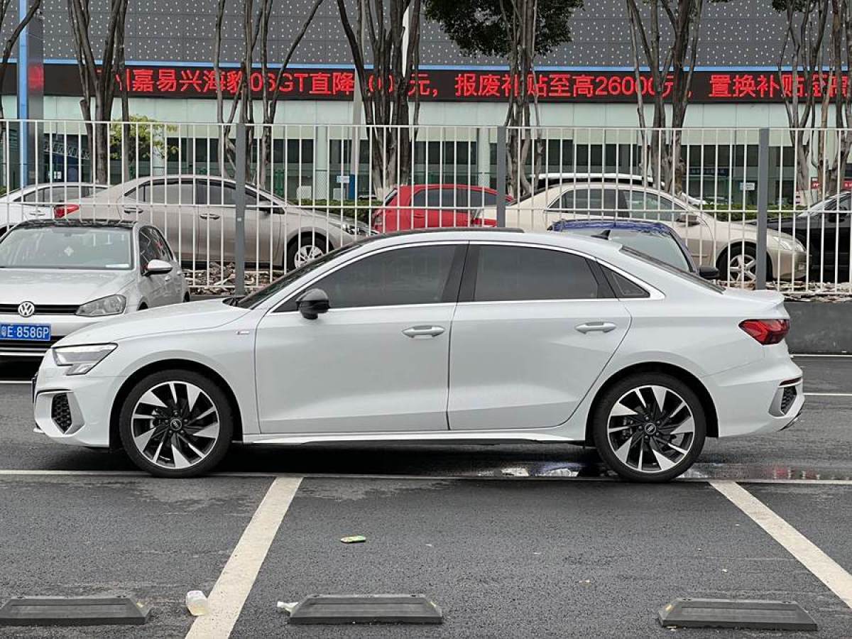 2023年9月奧迪 奧迪A3  2023款 A3L Limousine 35 TFSI 時(shí)尚運(yùn)動(dòng)型