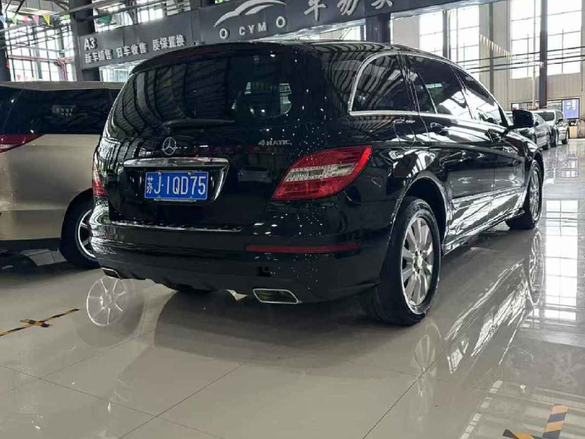 奔馳 奔馳R級(jí)  2015款 R 400 4MATIC 商務(wù)型圖片