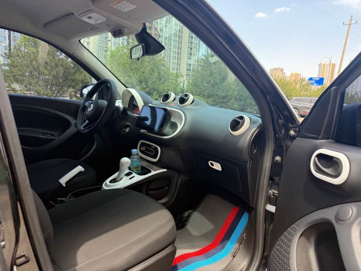 smart forfour  2016款 1.0L 52千瓦靈動版圖片