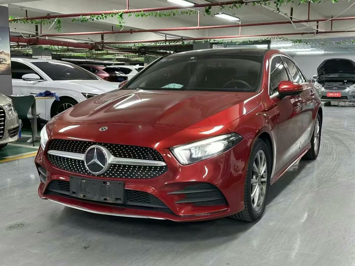 奔馳 奔馳A級(jí)  2019款  A 220 L 4MATIC 運(yùn)動(dòng)轎車圖片