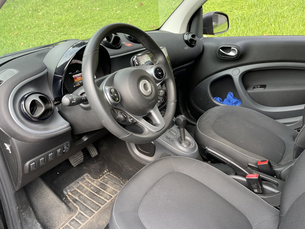 2019年6月smart fortwo  2019款 0.9T 66千瓦硬頂風擎版 國VI