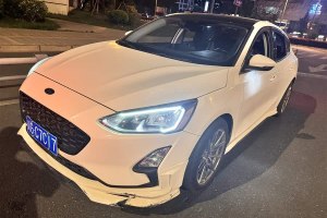 ?？怂?福特 三廂 EcoBoost 180 自動鋒耀型