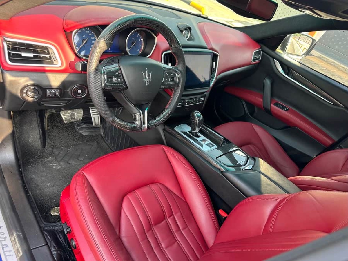 瑪莎拉蒂 Ghibli  2014款 3.0T 標(biāo)準(zhǔn)版圖片