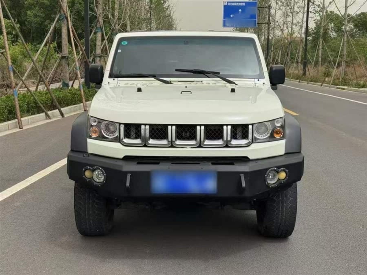 北京 BJ40  2019款 40L 2.3T 自動(dòng)四驅(qū)越野版圖片