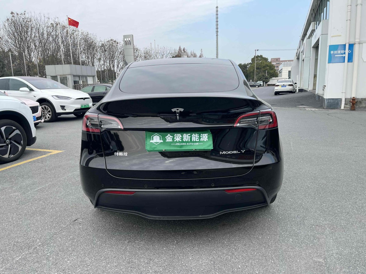 特斯拉 Model 3  2021款 改款 標(biāo)準(zhǔn)續(xù)航后驅(qū)升級版圖片