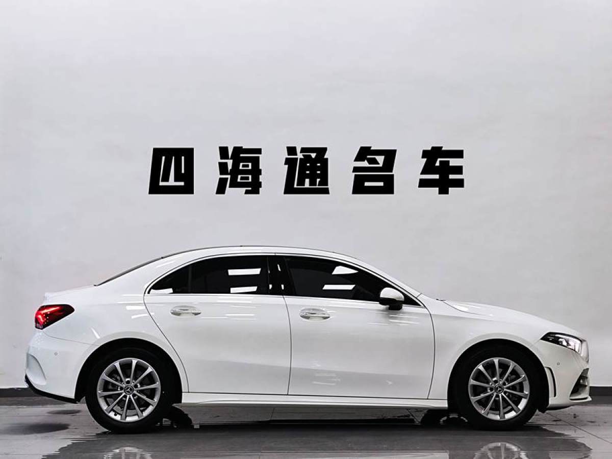 奔馳 奔馳A級  2021款 A 200 L 運動轎車時尚型圖片