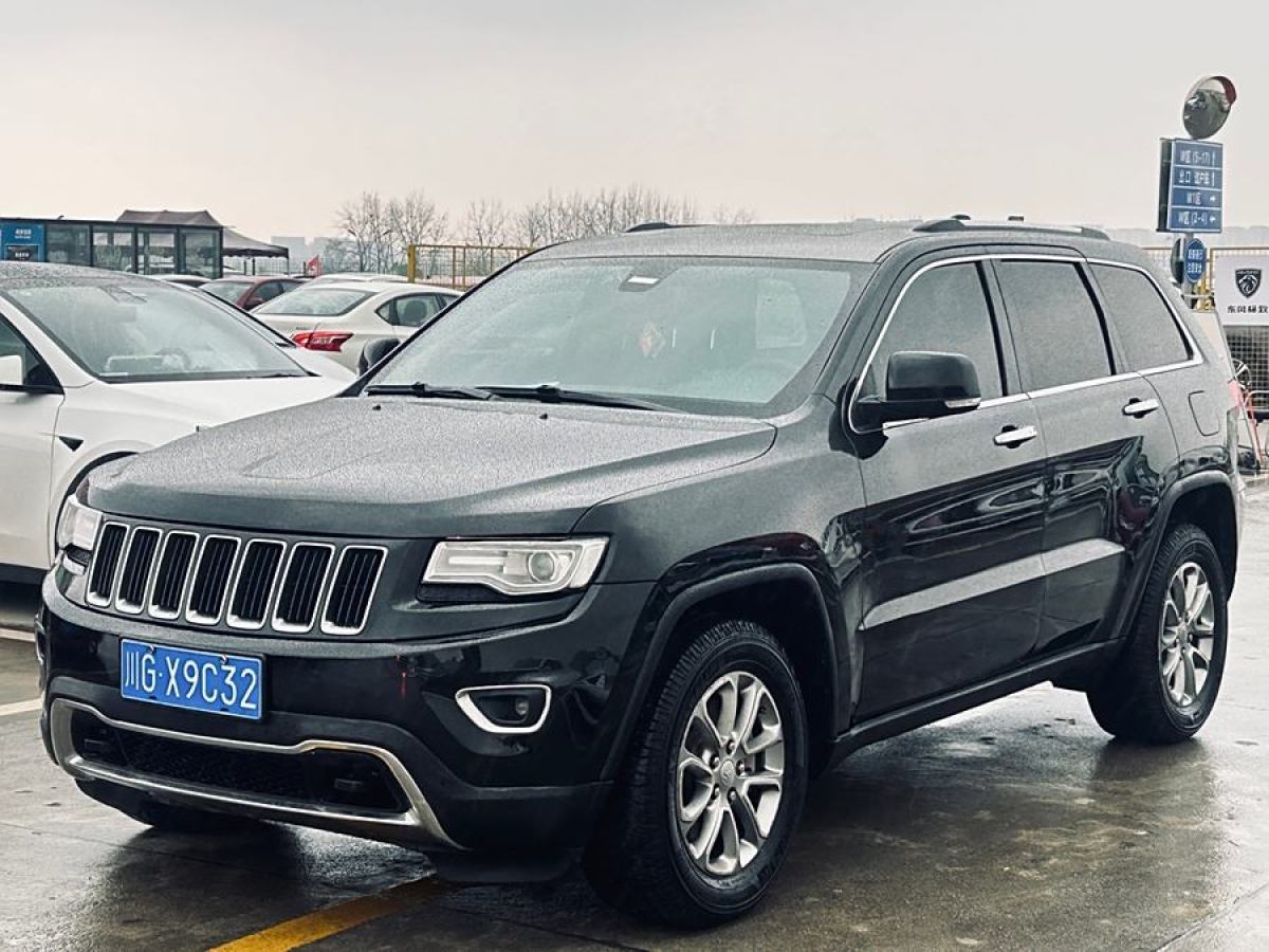 2014年10月Jeep 大切諾基  2015款 3.0L 舒享導(dǎo)航版