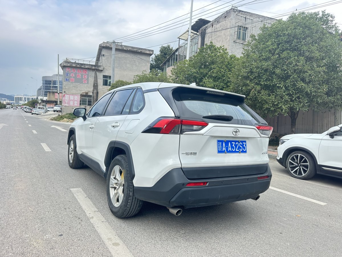 2021年7月豐田 RAV4  2018款 榮放 2.0L CVT兩驅(qū)都市版