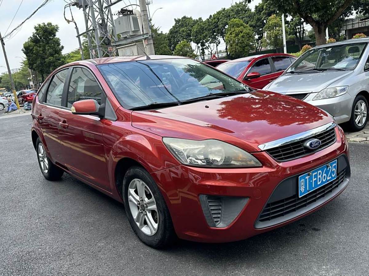 福特 ?？怂? 2012款 兩廂經(jīng)典 1.8L 自動基本型圖片