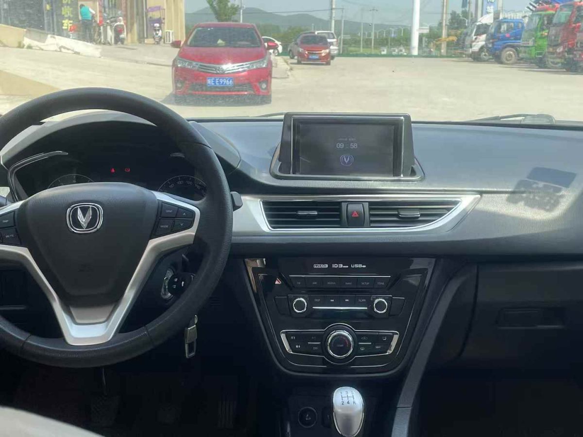 長(zhǎng)安 悅翔  2015款 V7 1.6 樂尚版圖片
