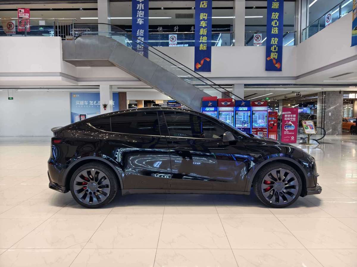 特斯拉 Model Y  2022款 改款 長(zhǎng)續(xù)航全輪驅(qū)動(dòng)版圖片