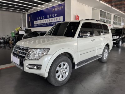 2020年10月 三菱 帕杰罗(进口) 3.0L 自动尊贵版图片