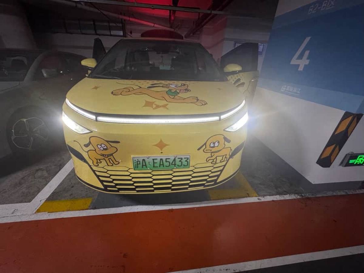 小鵬 小鵬X9  2024款 702超長續(xù)航Pro圖片