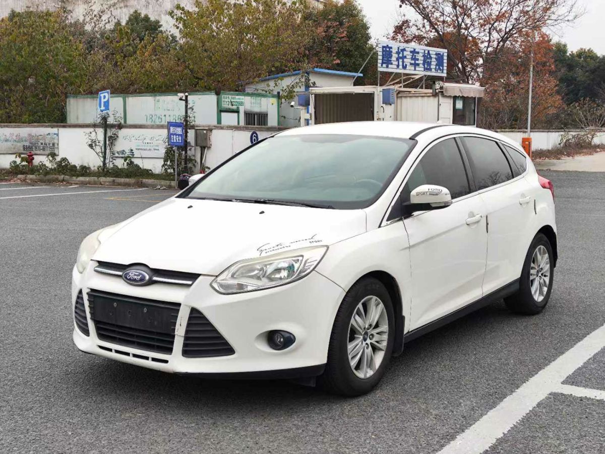 福特 ?？怂? 2015款 兩廂 1.6L 自動(dòng)舒適型圖片