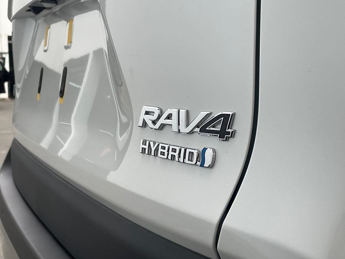 豐田 RAV4榮放雙擎E+  2024款 2.5L 兩驅(qū)精英Pro圖片