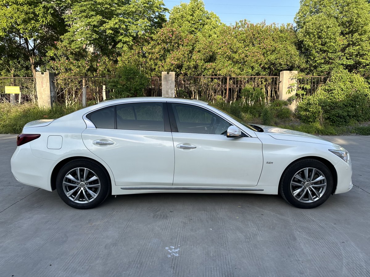 2018年12月英菲尼迪 Q50L  2018款  2.0T 舒適版 國(guó)VI