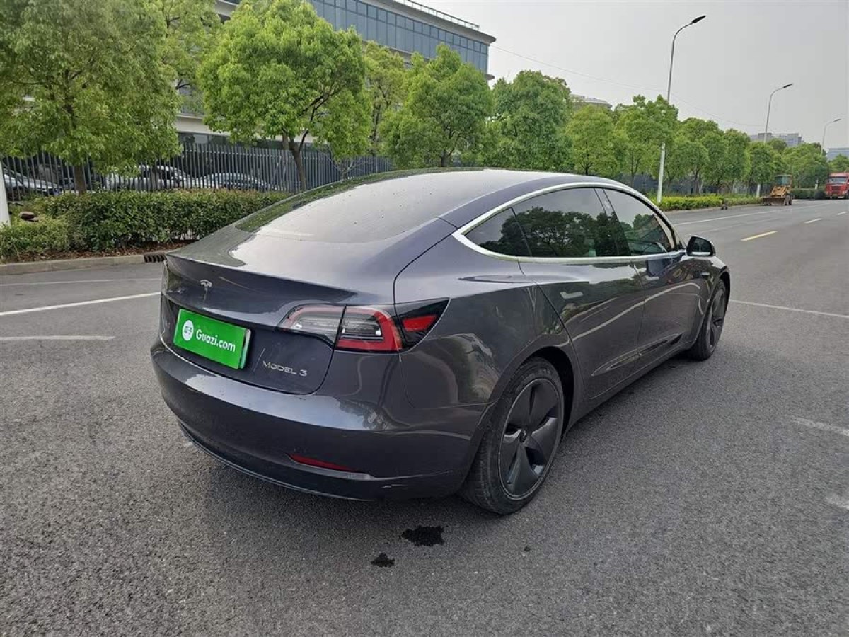 特斯拉 Model 3  2020款 改款 標(biāo)準(zhǔn)續(xù)航后驅(qū)升級版圖片