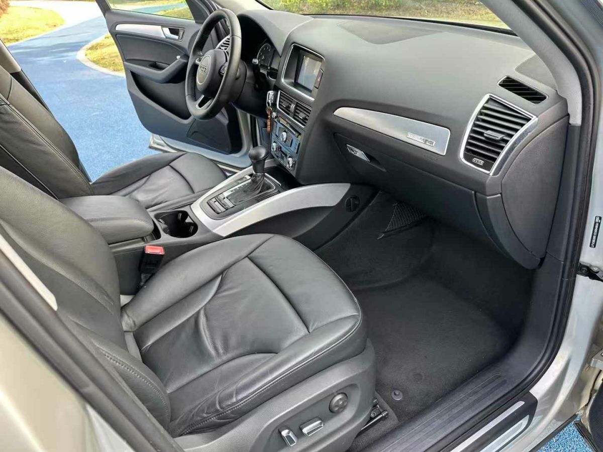 奧迪 奧迪Q5  2013款 Q5 3.0TFSI 45TFSI Quattro 運(yùn)動(dòng)型圖片