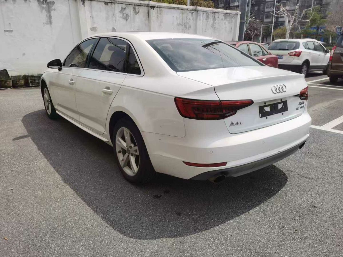 奧迪 奧迪A4L  2017款 40 TFSI 風(fēng)尚型圖片