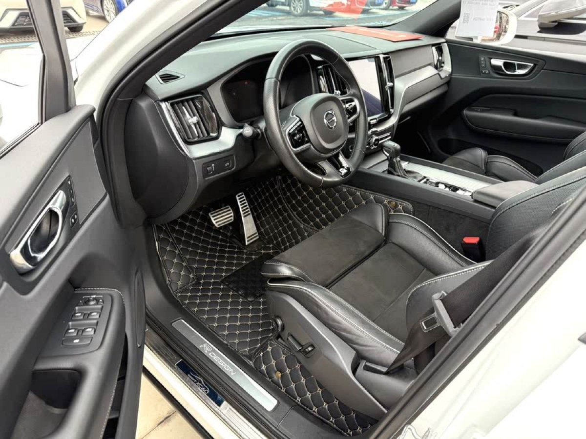 沃爾沃 XC60  2019款 T5 四驅(qū)智遠運動版 國VI圖片