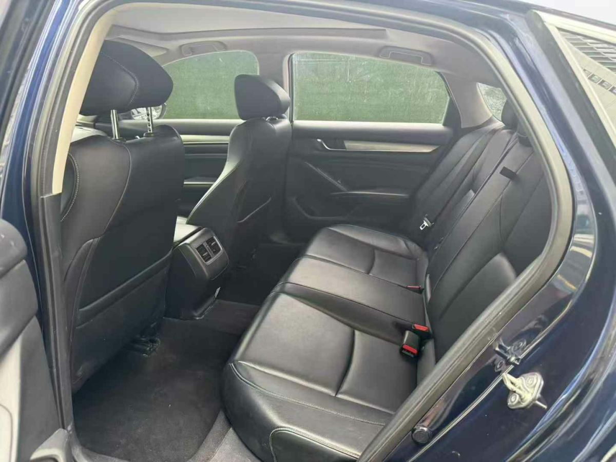 本田 CR-V  2019款 2.0L CVT兩驅(qū)銳混動凈致版圖片