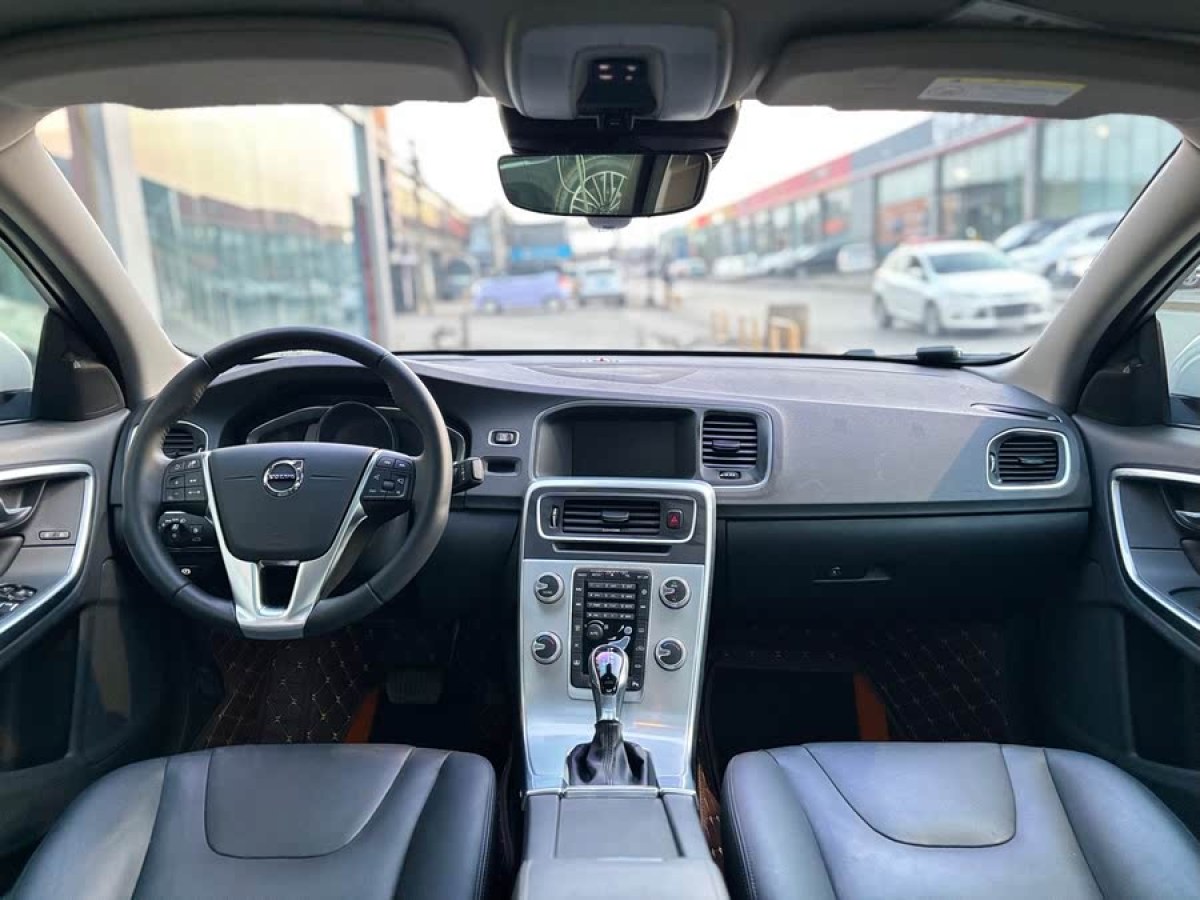 沃爾沃 S60  2014款 改款 T5 個性運動版圖片