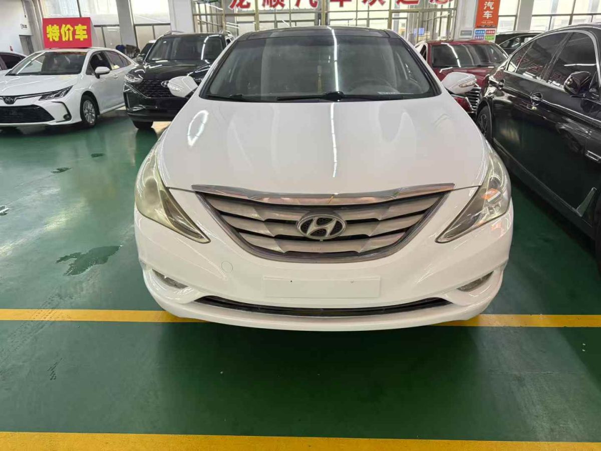 現(xiàn)代 朗動(dòng)  2013款 1.6L 自動(dòng)領(lǐng)先型圖片