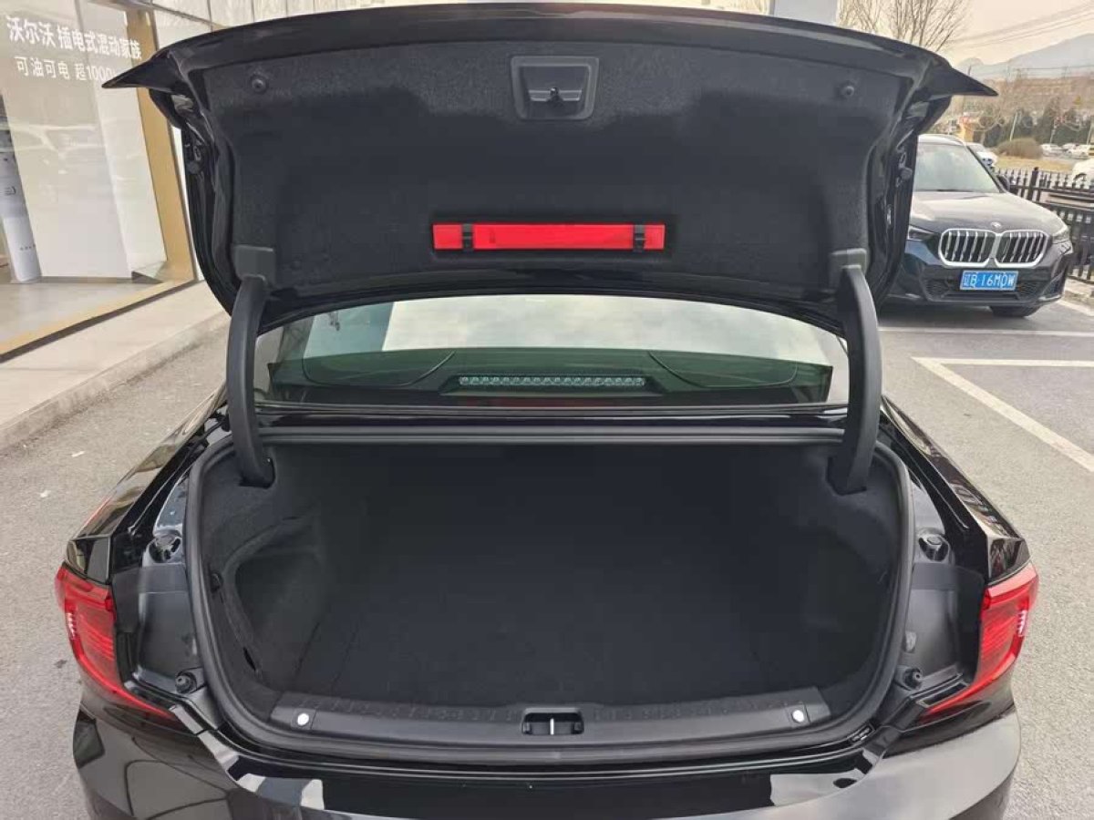 沃爾沃 S90  2024款 B5 智逸豪華版圖片