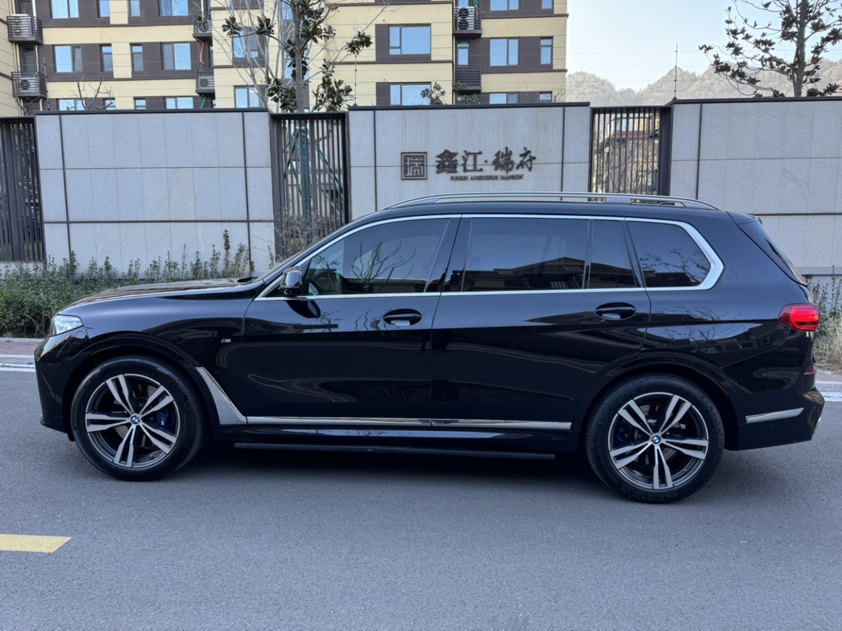 寶馬 寶馬X7  2020款 xDrive40i 尊享型M運(yùn)動(dòng)套裝圖片