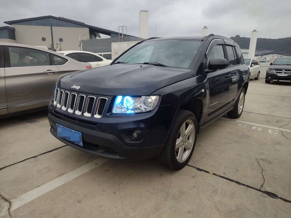 Jeep 指南者  2012款 2.0L 兩驅運動版圖片