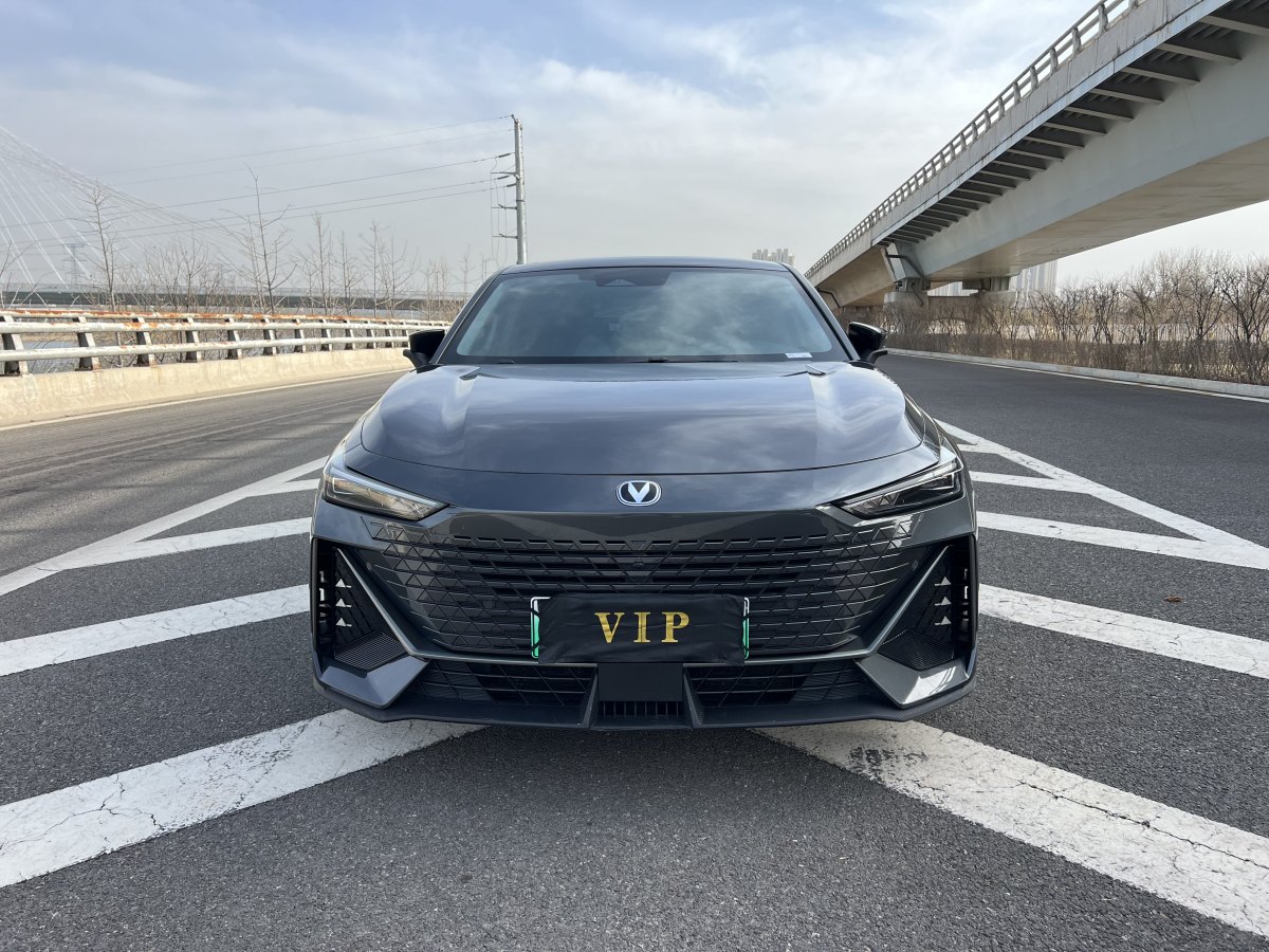 2023年4月長(zhǎng)安 長(zhǎng)安UNI-V 智電iDD  2023款 智電iDD 1.5T 113km智酷型