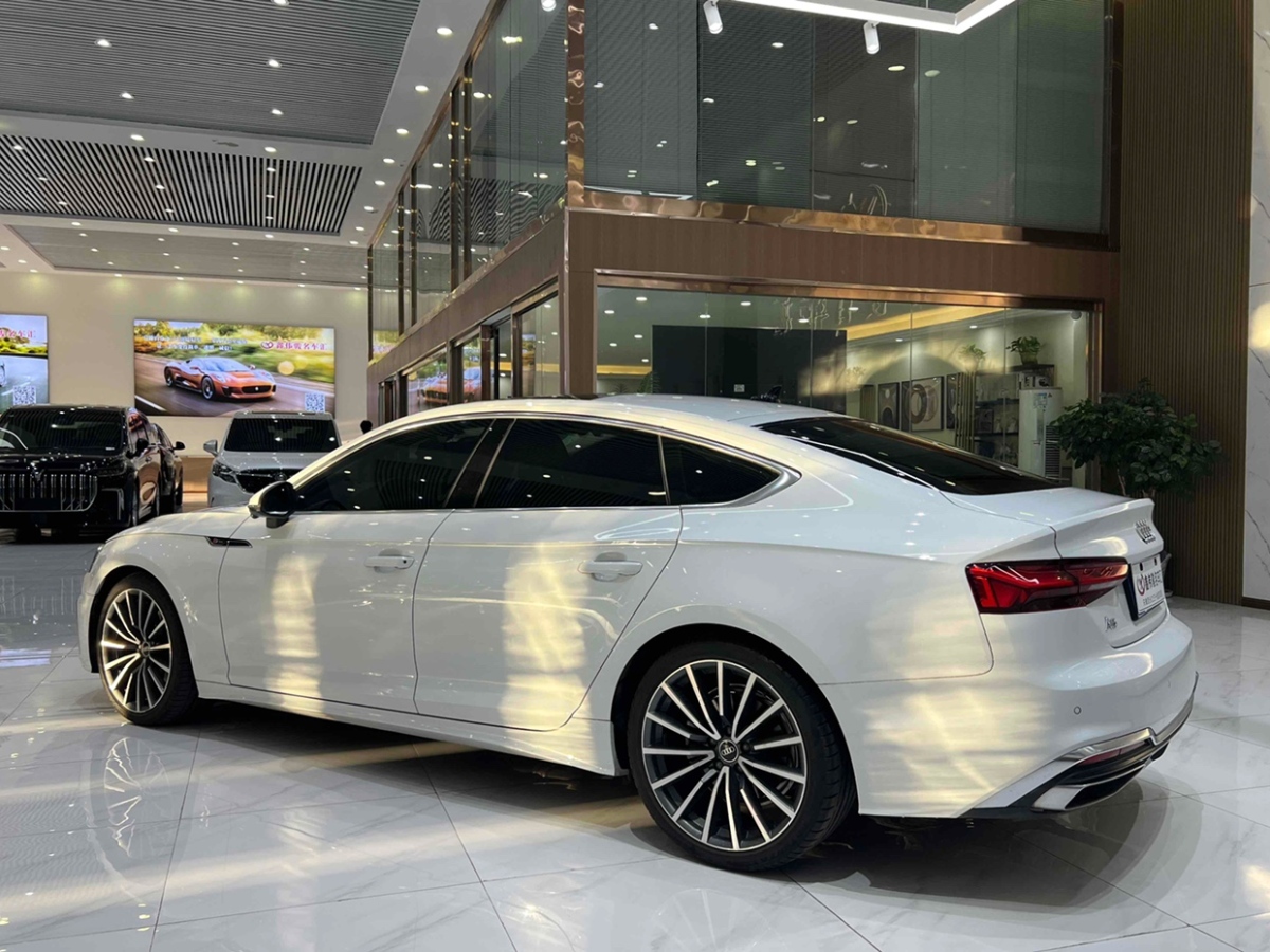 奧迪 奧迪A5  2023款 Sportback 40 TFSI quattro 豪華動(dòng)感型圖片