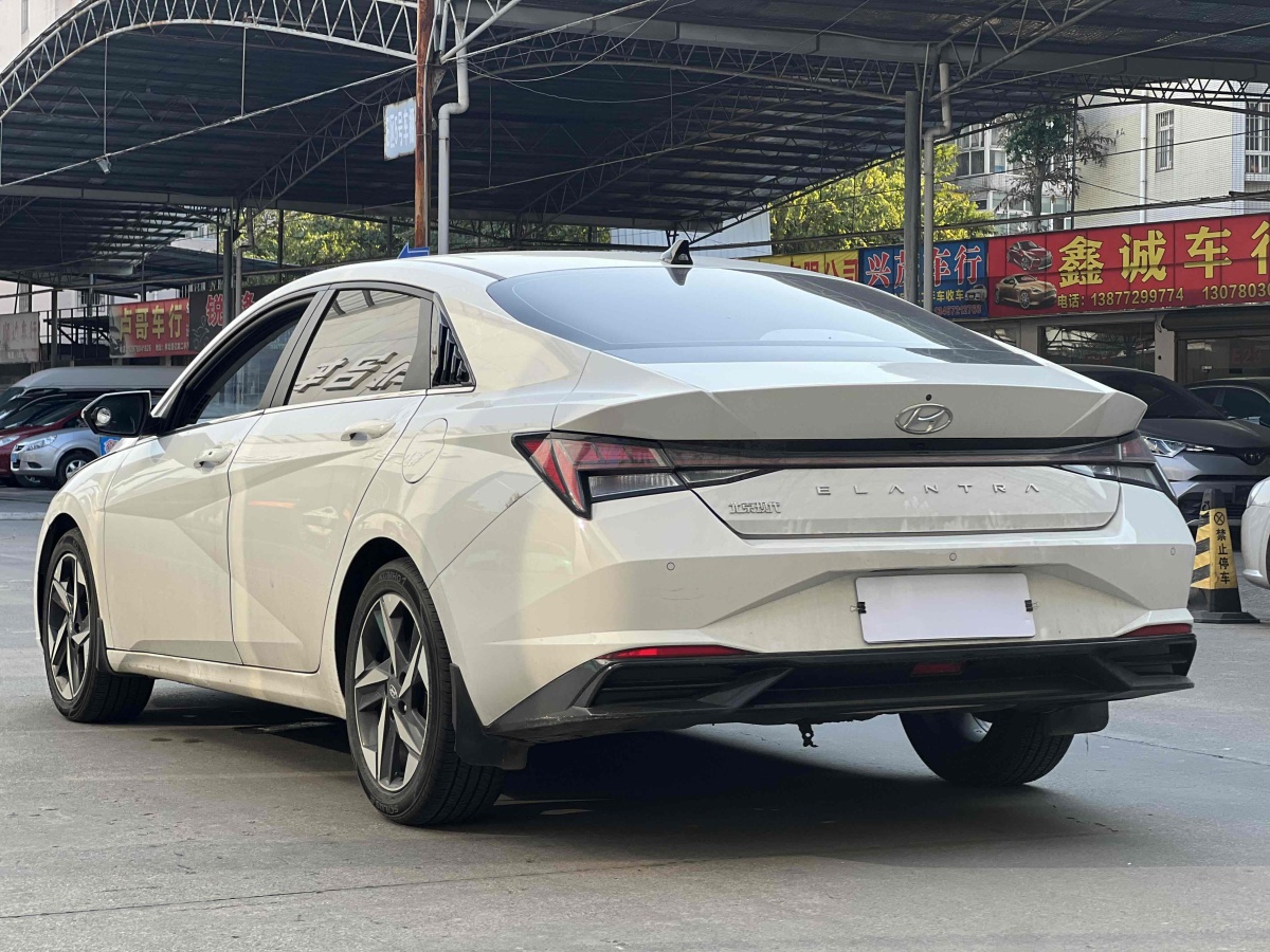 現(xiàn)代 伊蘭特  2022款 1.5L CVT LUX尊貴版圖片