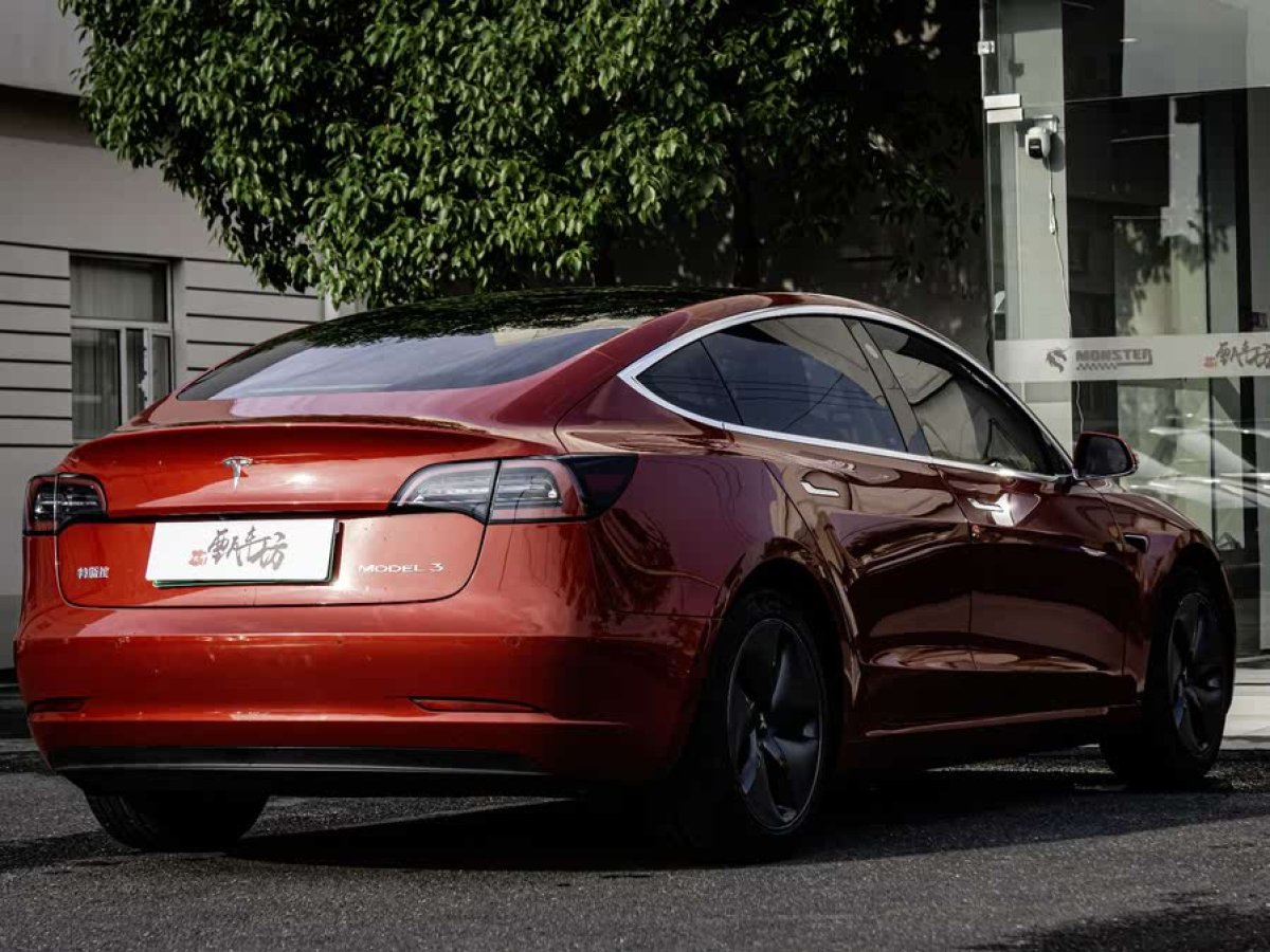 特斯拉 Model 3  2020款 改款 標(biāo)準(zhǔn)續(xù)航后驅(qū)升級(jí)版圖片