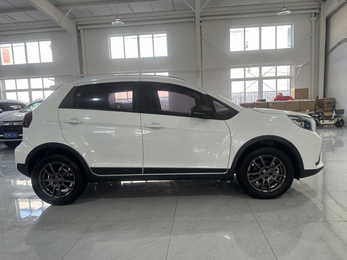 吉利 遠(yuǎn)景X3  2021款 PRO 1.5L CVT尊貴型圖片