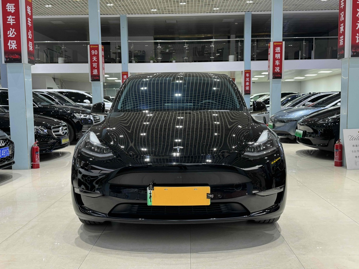 特斯拉 Model 3  2021款 改款 標(biāo)準(zhǔn)續(xù)航后驅(qū)升級版圖片