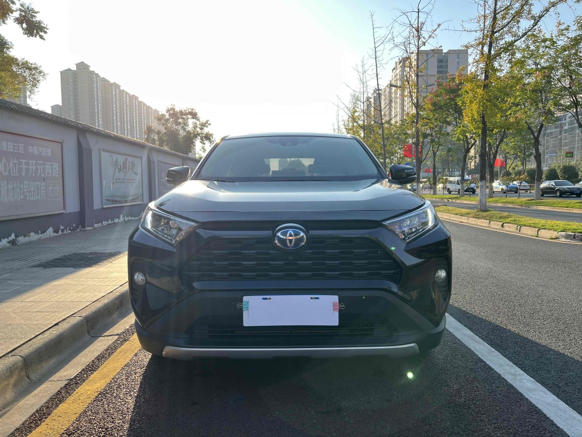 豐田 RAV4榮放  2021款 改款 雙擎 2.5L CVT四驅(qū)精英PLUS版圖片