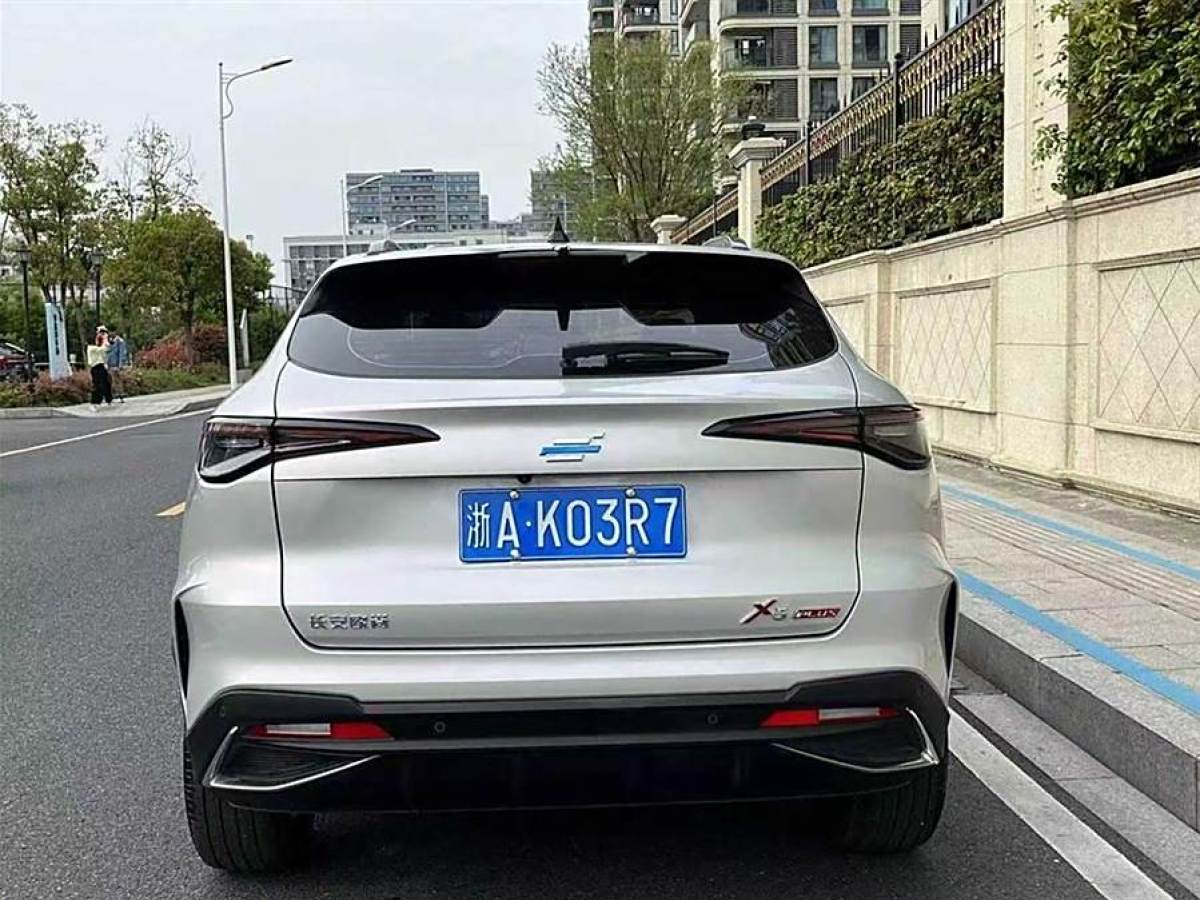 長(zhǎng)安歐尚 長(zhǎng)安歐尚X5 PLUS  2023款 改款 1.5T DCT先鋒型圖片