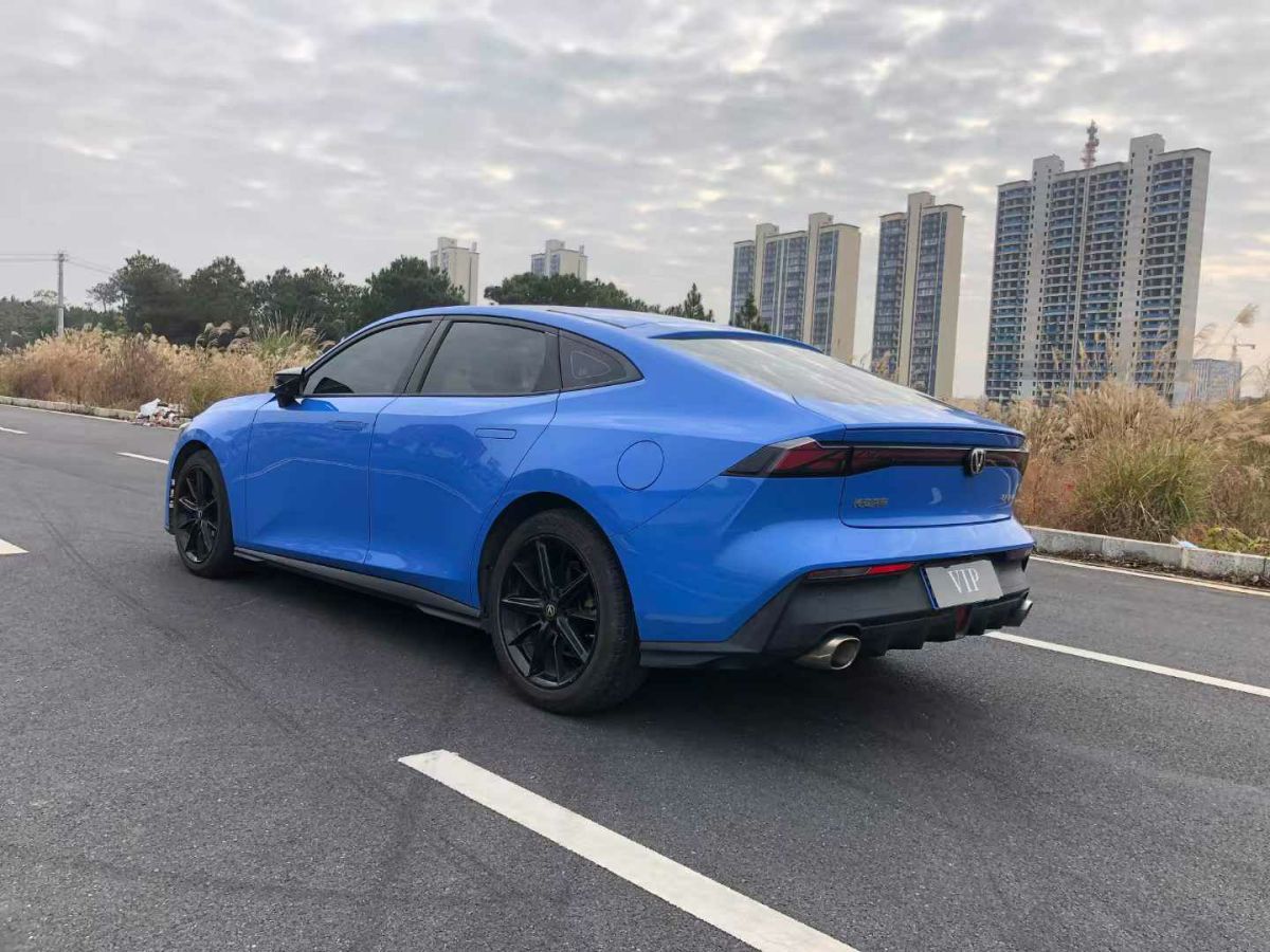 長(zhǎng)安 長(zhǎng)安UNI-V  2023款 1.5T 尊享型圖片