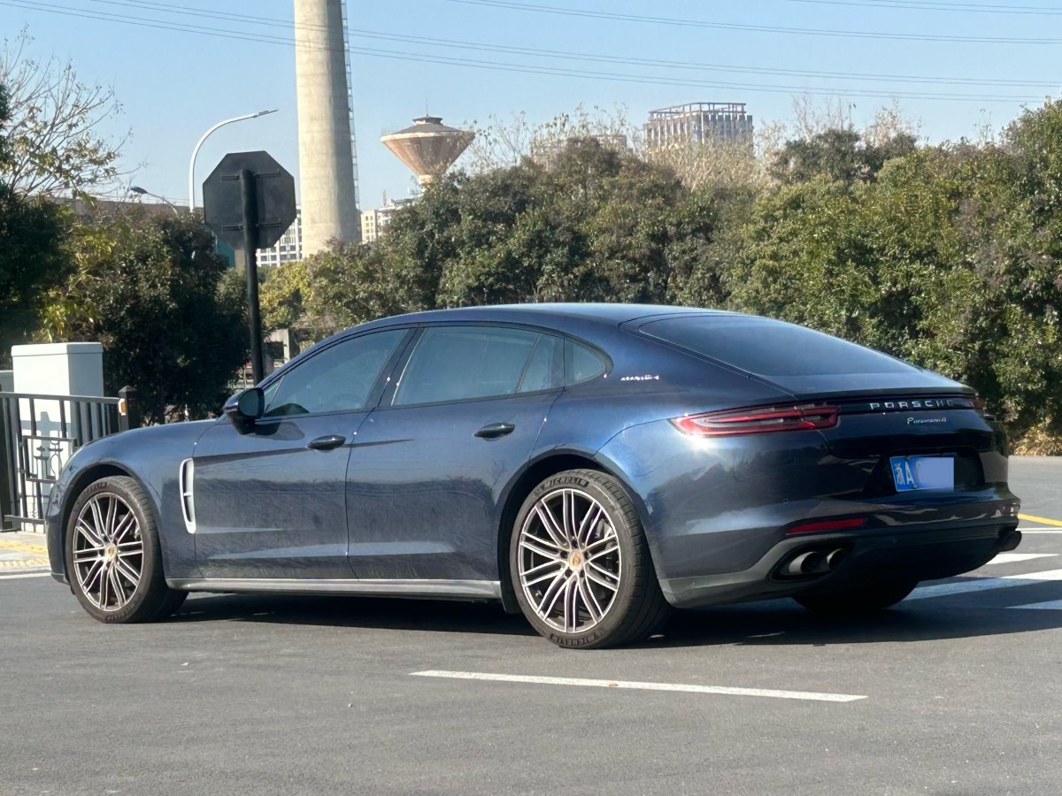 保時(shí)捷 Panamera  2019款 Panamera 4 行政加長(zhǎng)版 2.9T圖片