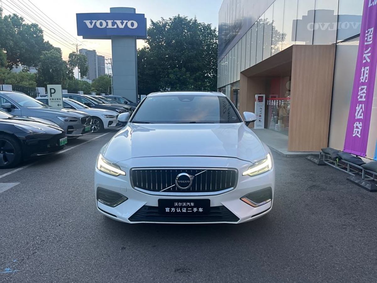 沃爾沃 S60L  2023款 B4 智遠(yuǎn)豪華版圖片