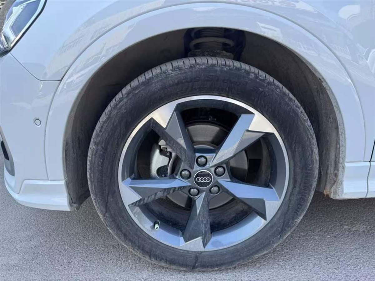 奧迪 奧迪Q3  2024款 35 TFSI 進(jìn)取動(dòng)感型圖片