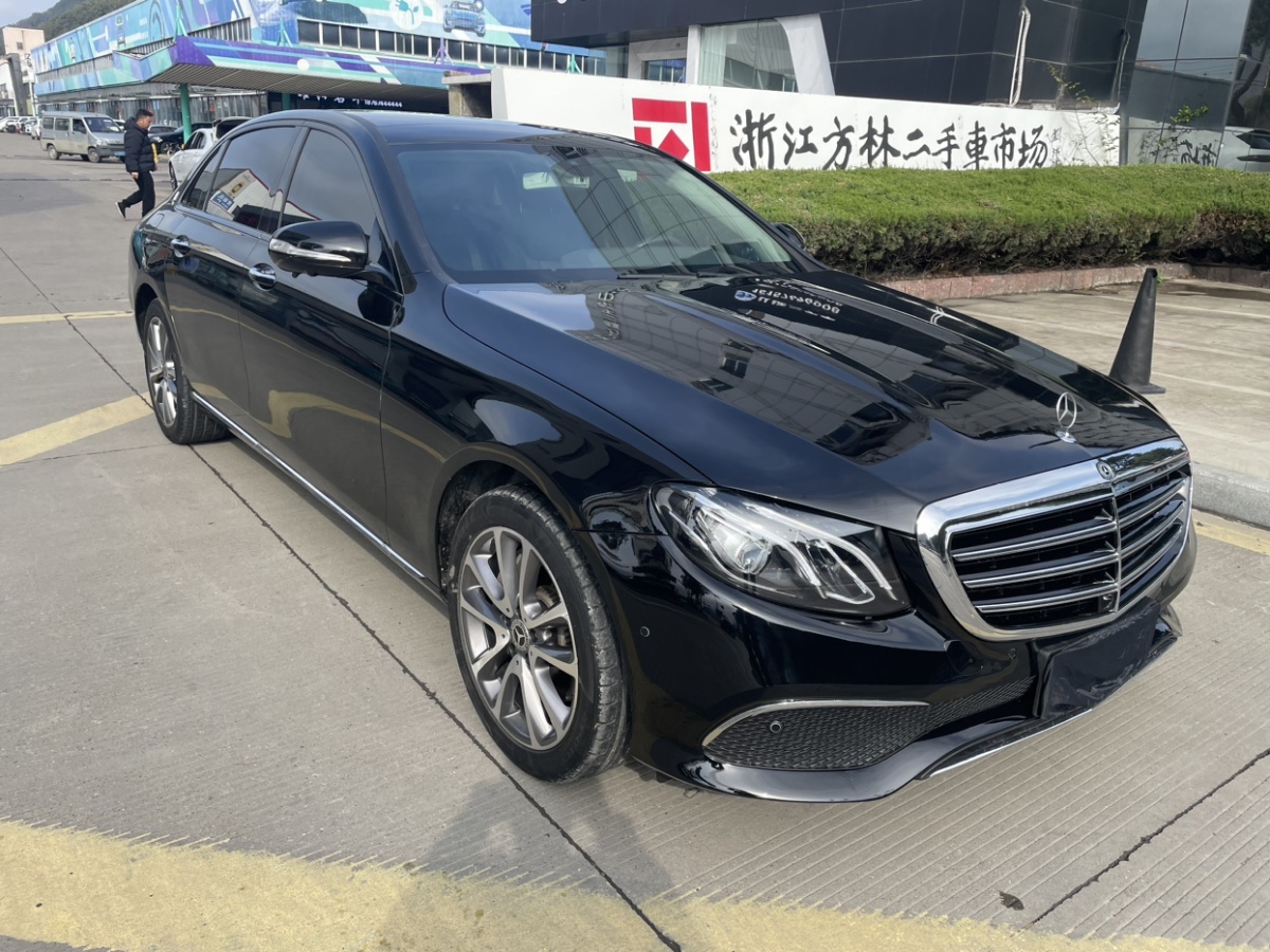 奔馳 奔馳E級(jí)  2019款 E 300 L 豪華型圖片